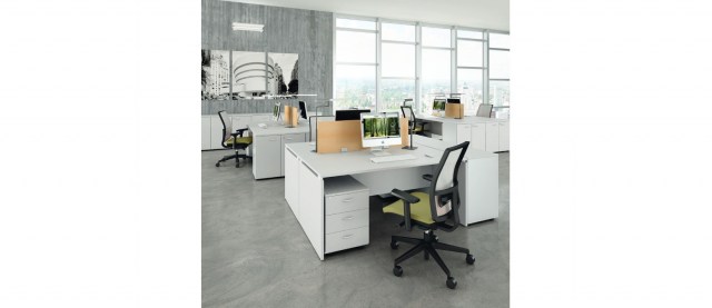 P4 operative desk
